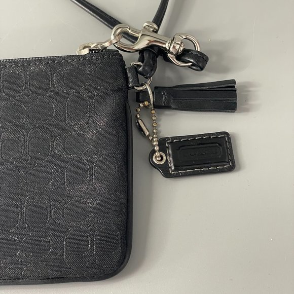 New Coach Black Sparkly Signature Canvas Wristlet - Picture 6 of 10